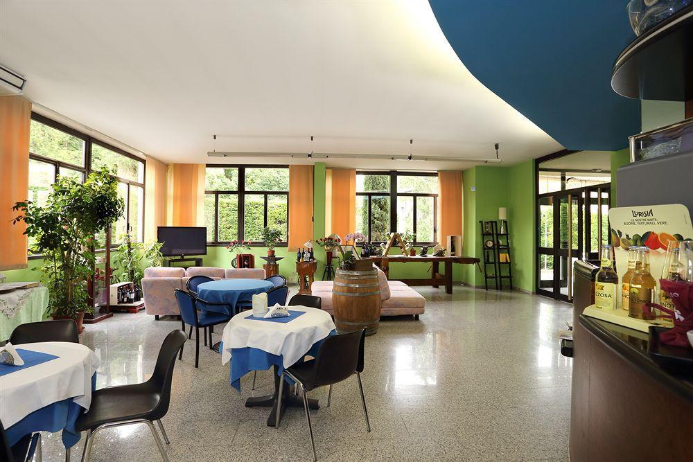 Hotel Aquamaris Sala Baganza Exterior photo