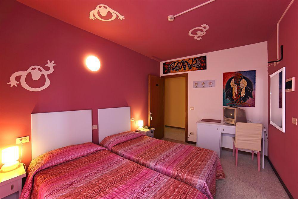 Hotel Aquamaris Sala Baganza Exterior photo