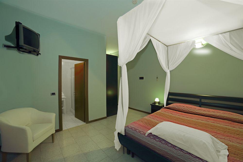 Hotel Aquamaris Sala Baganza Exterior photo