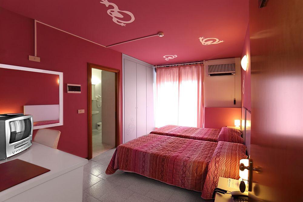 Hotel Aquamaris Sala Baganza Exterior photo