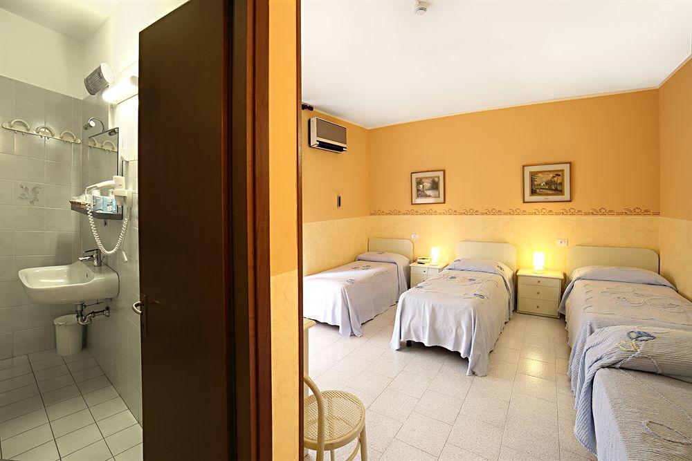 Hotel Aquamaris Sala Baganza Exterior photo