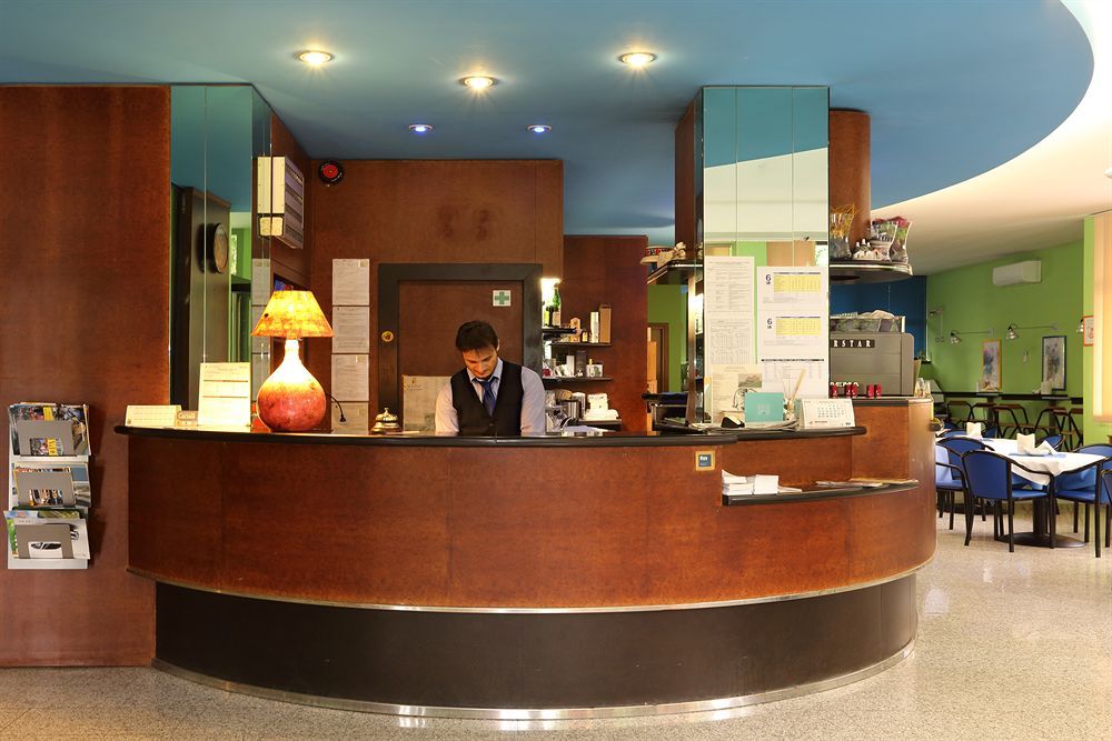 Hotel Aquamaris Sala Baganza Exterior photo
