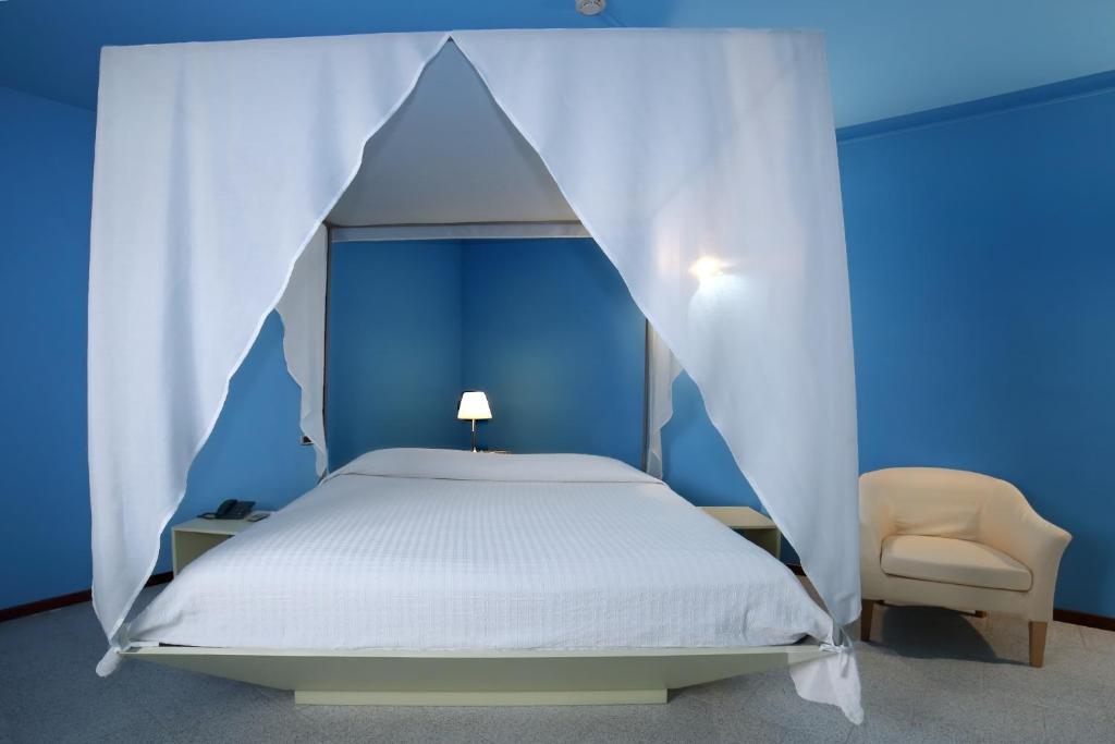 Hotel Aquamaris Sala Baganza Exterior photo